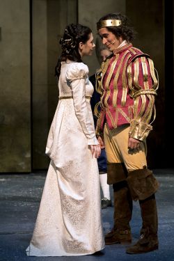 Drei Haselnusse Fur Aschenbrodel Theater Heilbronn